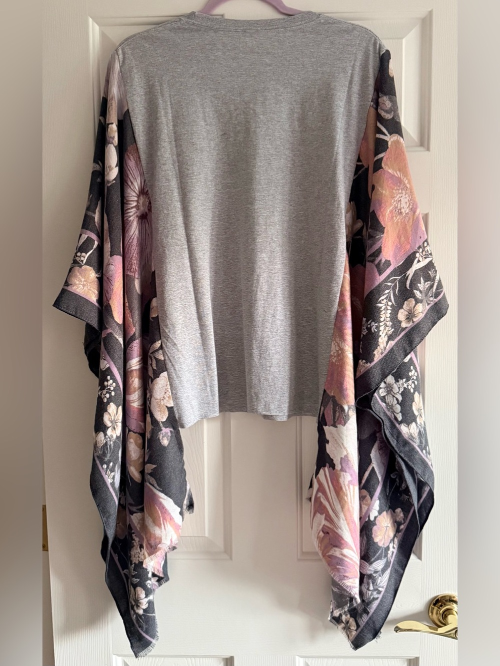 Dolly Parton Custom Upcycled Graphic Tee Poncho Kimono Sleeves OOAK OSFM BOHO - Picture 3 of 3